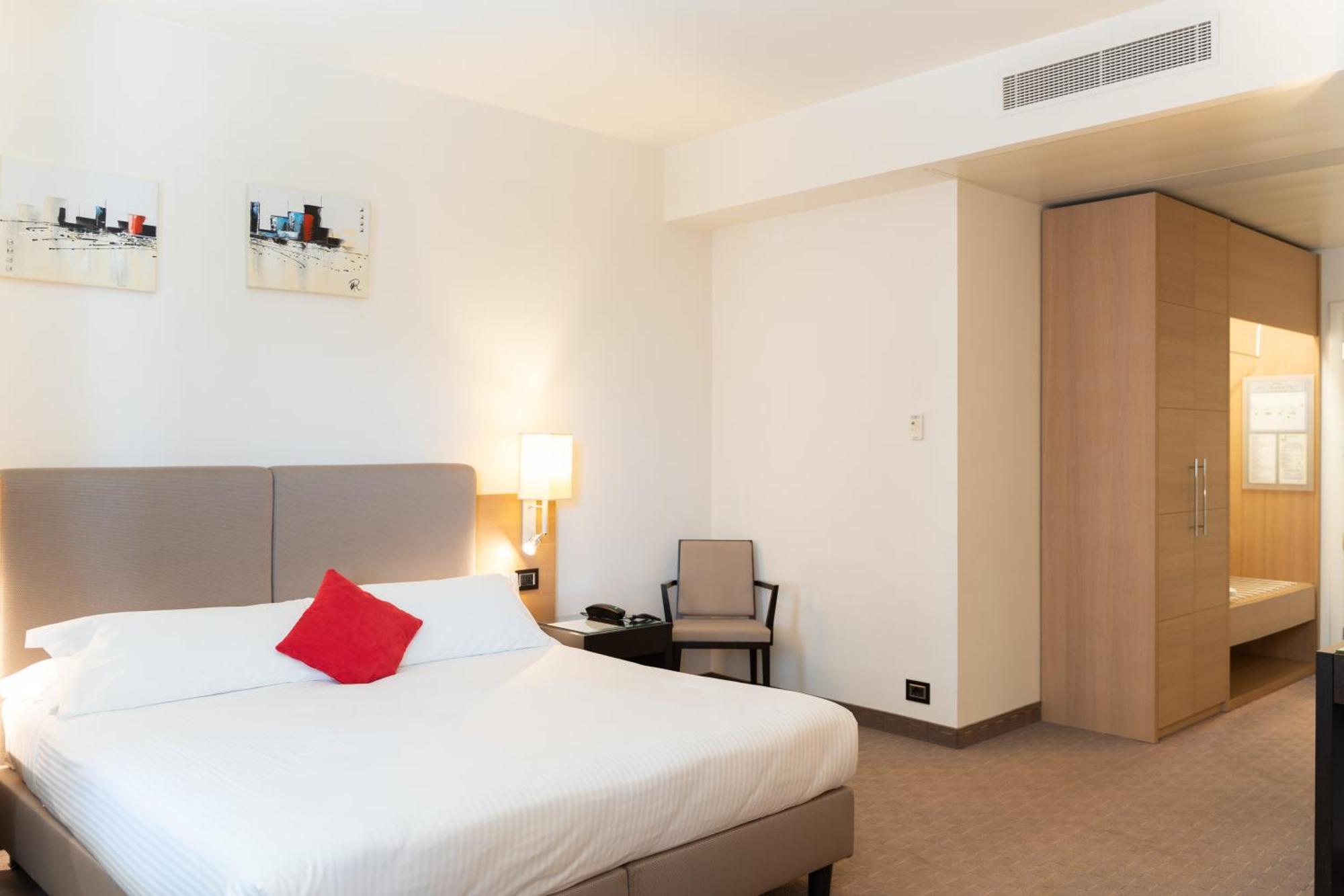 Ariha Hotel Cosenza Exteriör bild